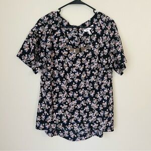 BCBGeneration Black Floral Short Sleeve Blouse SZ L
